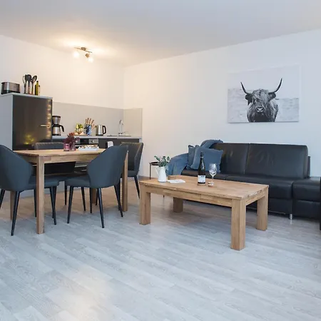 Lägenhet Deluxe - Sauna & Pool - Free Parking *