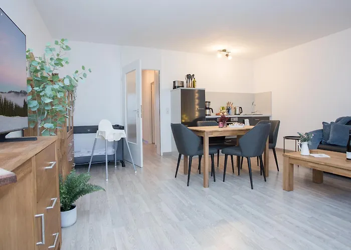 Deluxe - Sauna & Pool - Free Parking *